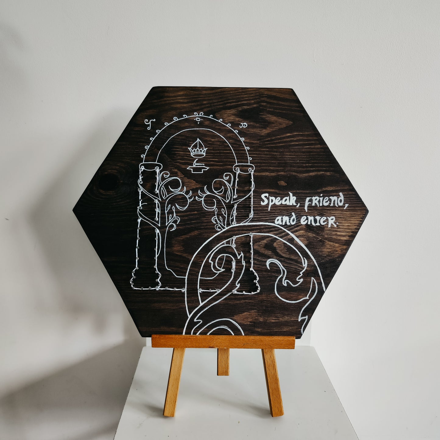 Tableau en bois seigneur des anneaux : "A wizard is never late"