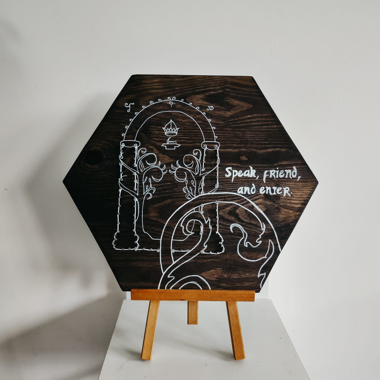 Tableau en bois du Seigneur des Anneaux - "Speak friend"